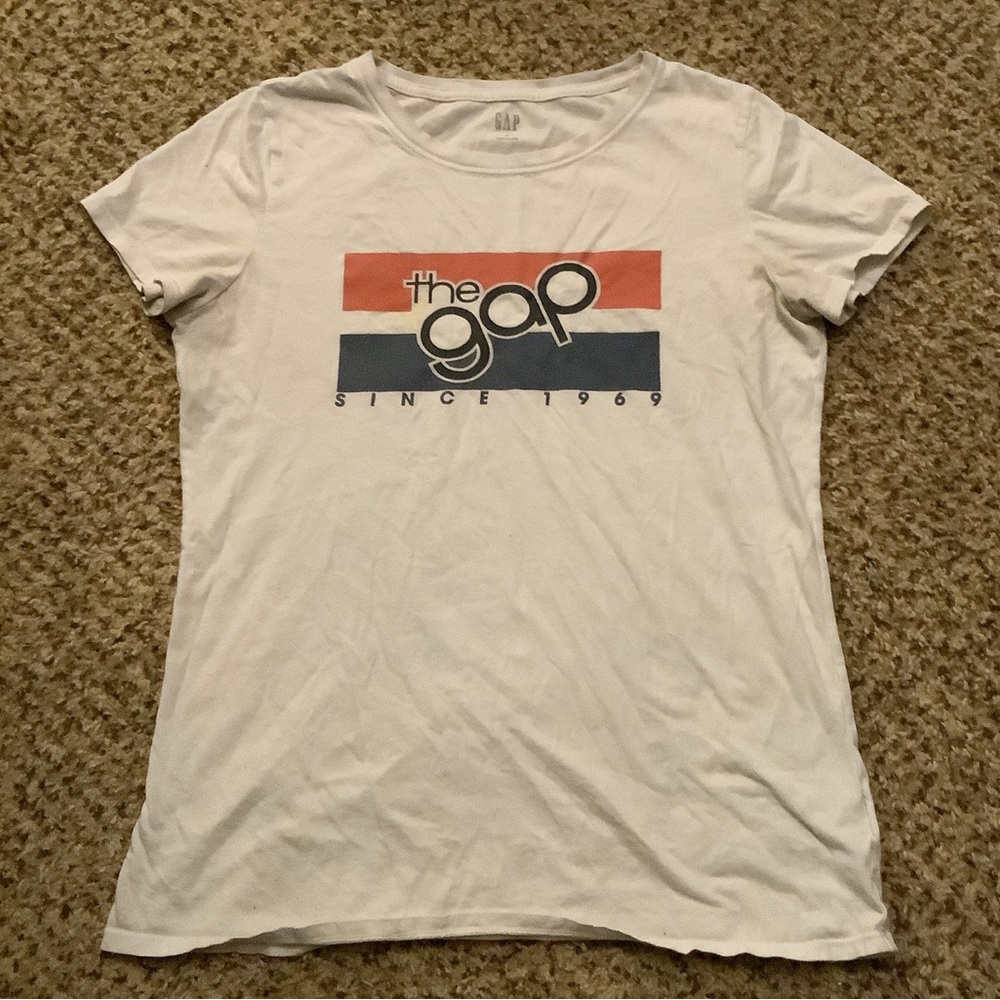 Vintage gap shirt, fits small and medium